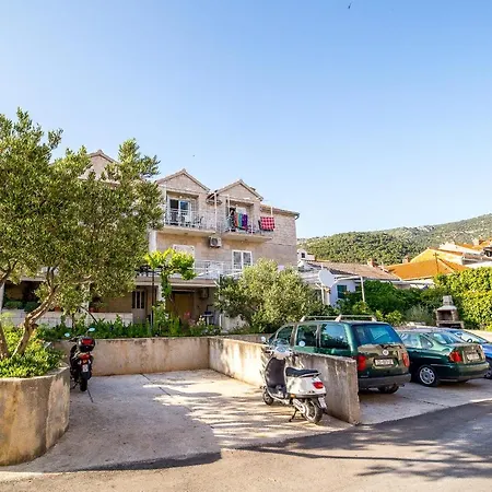 Apartment With A Parking Space Bol, Brac - 12980 *